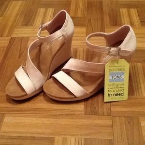 TOMS Clarissa Style Wedges